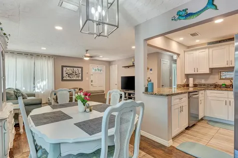 710 31st Street W Bradenton FL 34205