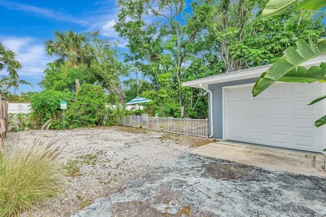710 31st Street W Bradenton FL 34205