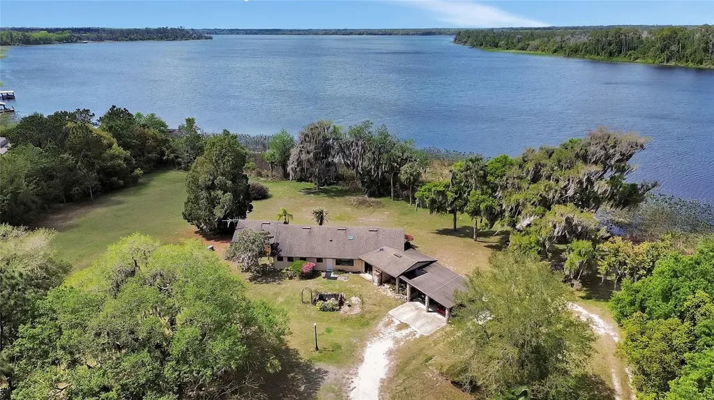 5268 State Road 11 De Leon Springs FL 32130