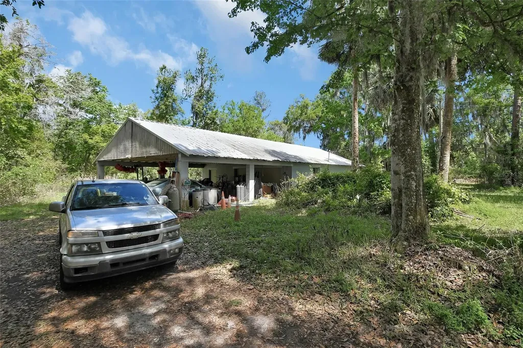5268 State Road 11 De Leon Springs FL 32130