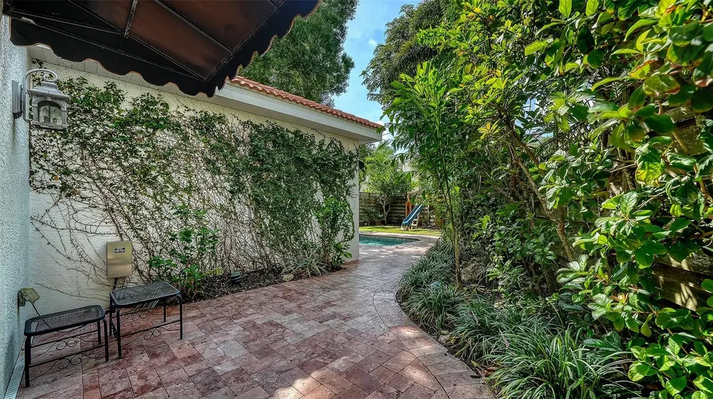 1704 Fortuna Street Sarasota FL 34239