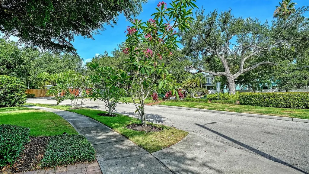 1704 Fortuna Street Sarasota FL 34239