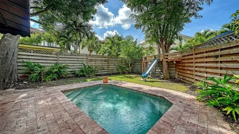 1704 Fortuna Street Sarasota FL 34239