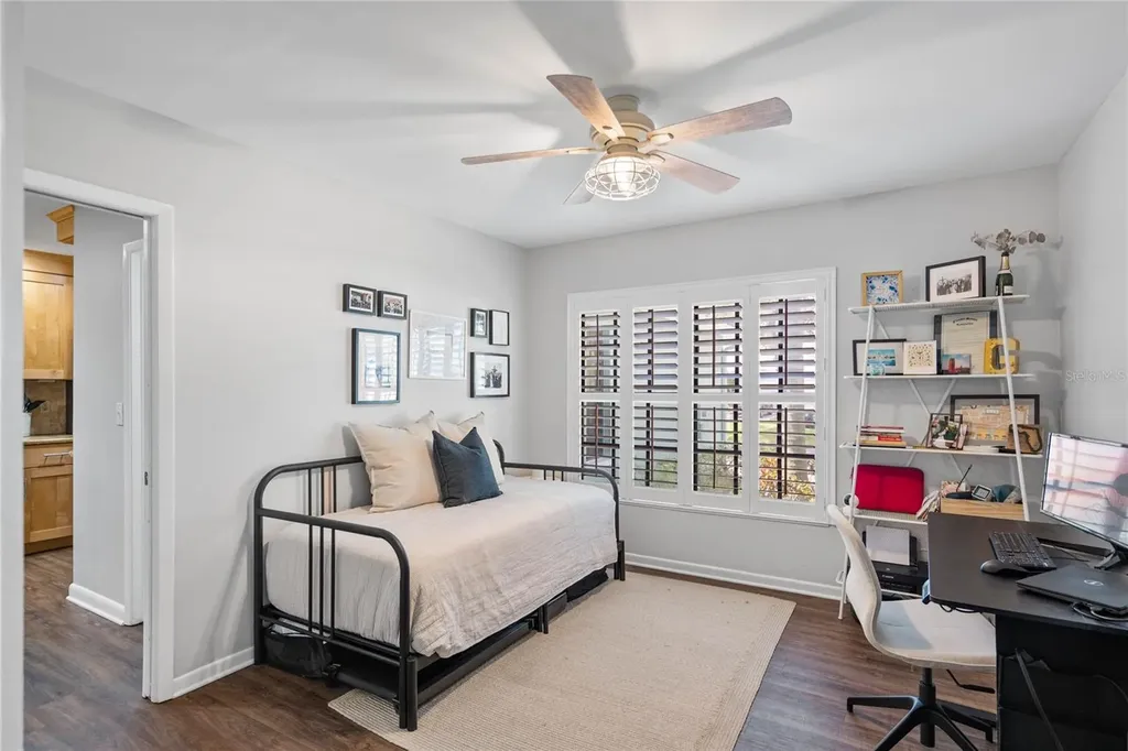 1092 Sanabel Court NE St Petersburg FL 33702