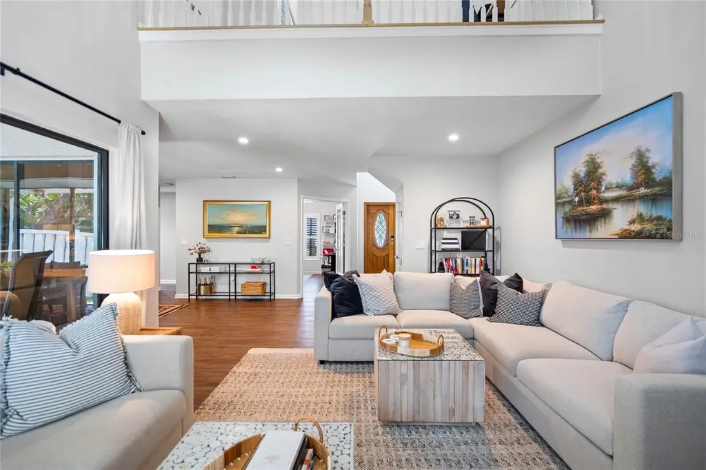 1092 Sanabel Court NE St Petersburg FL 33702