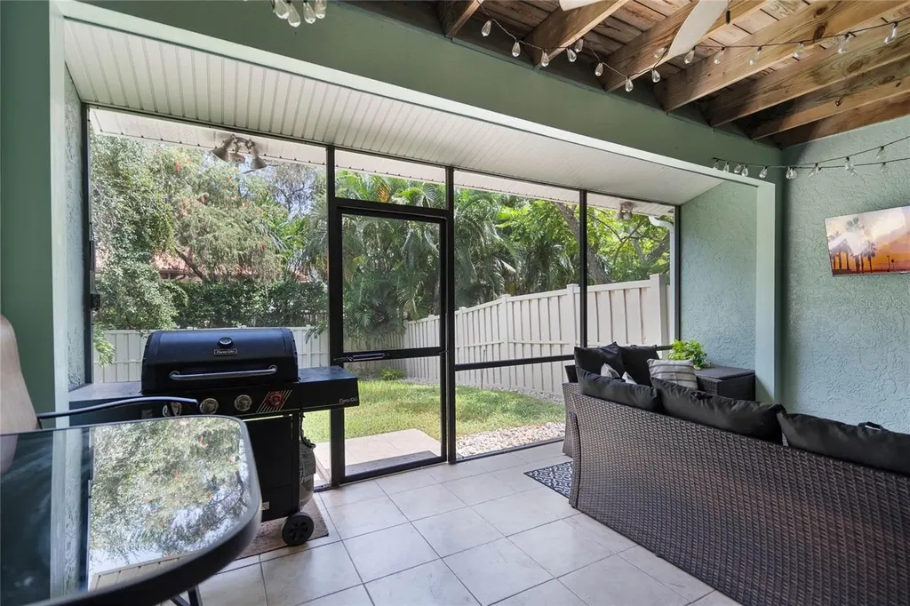 1092 Sanabel Court NE St Petersburg FL 33702