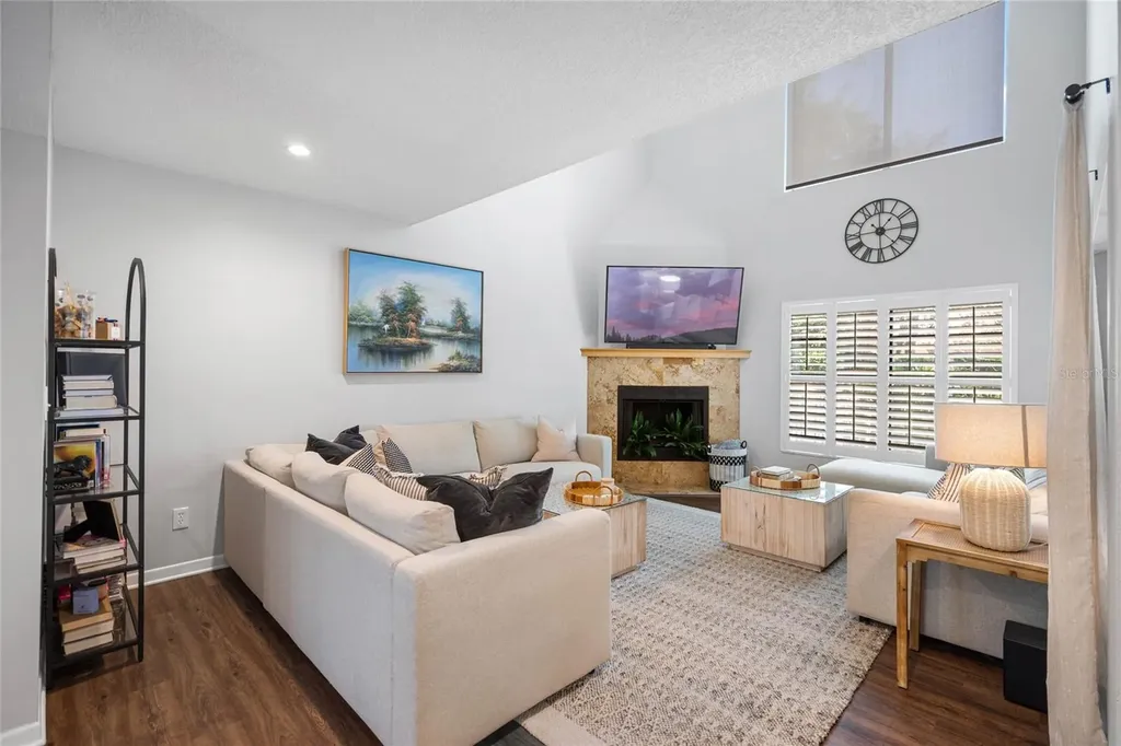 1092 Sanabel Court NE St Petersburg FL 33702