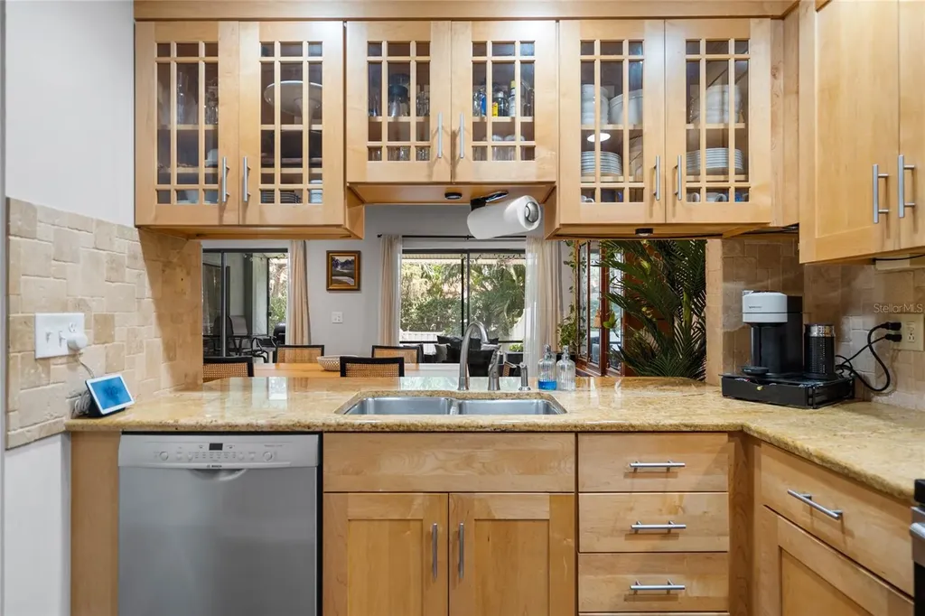 1092 Sanabel Court NE St Petersburg FL 33702