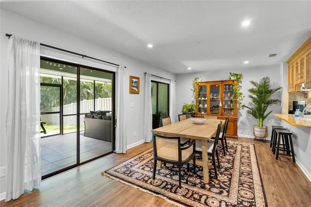 1092 Sanabel Court NE St Petersburg FL 33702