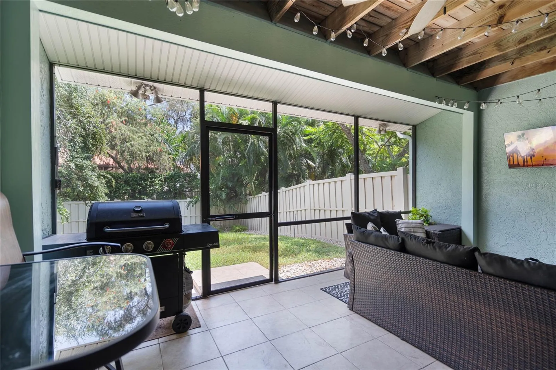 1092 Sanabel Court NE St Petersburg FL 33702