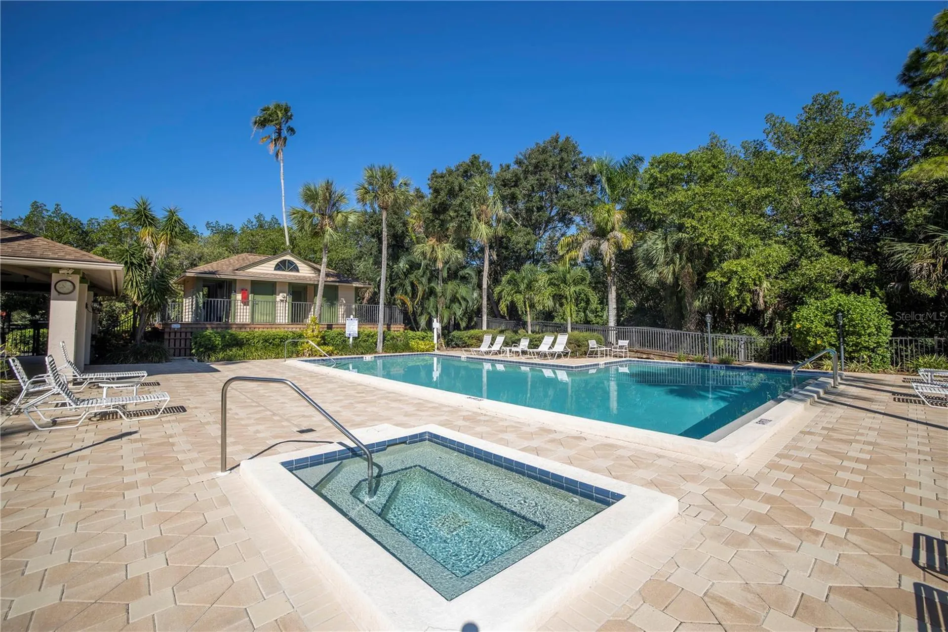 1092 Sanabel Court NE St Petersburg FL 33702