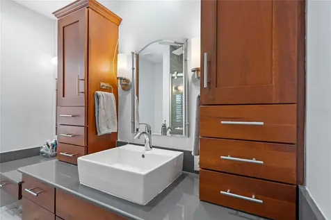 1092 Sanabel Court NE St Petersburg FL 33702