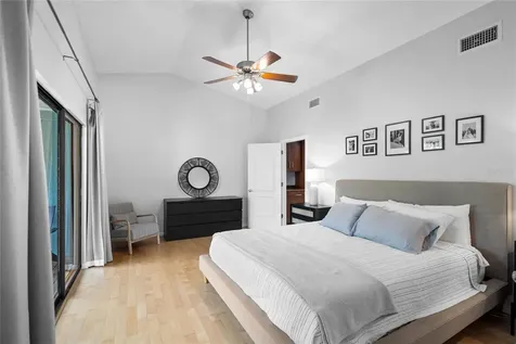 1092 Sanabel Court NE St Petersburg FL 33702
