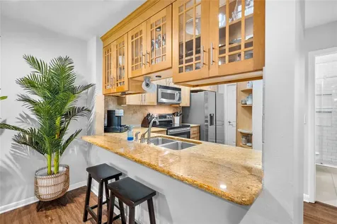 1092 Sanabel Court NE St Petersburg FL 33702