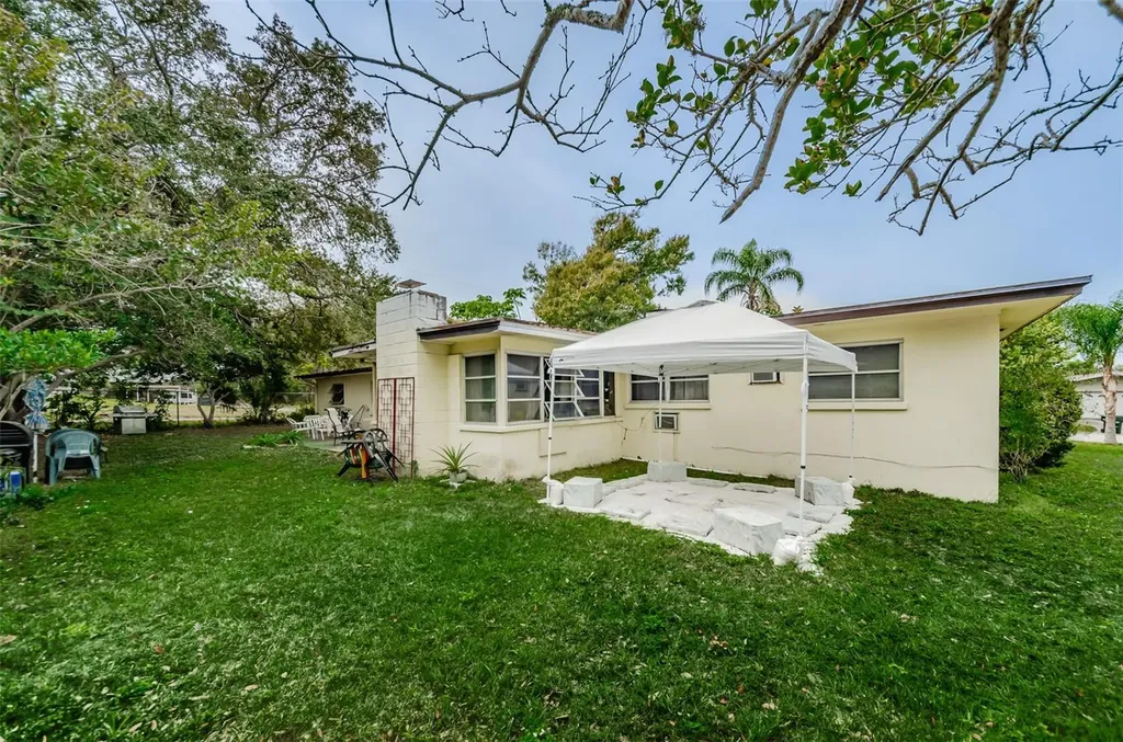 1411 Kennywood Drive Largo FL 33770