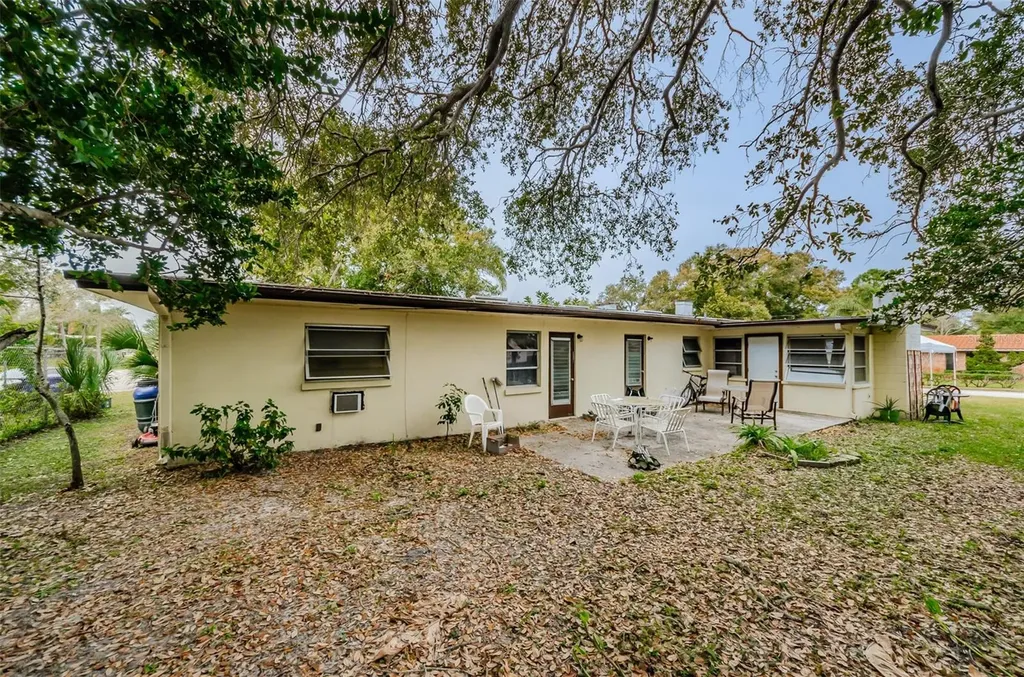 1411 Kennywood Drive Largo FL 33770