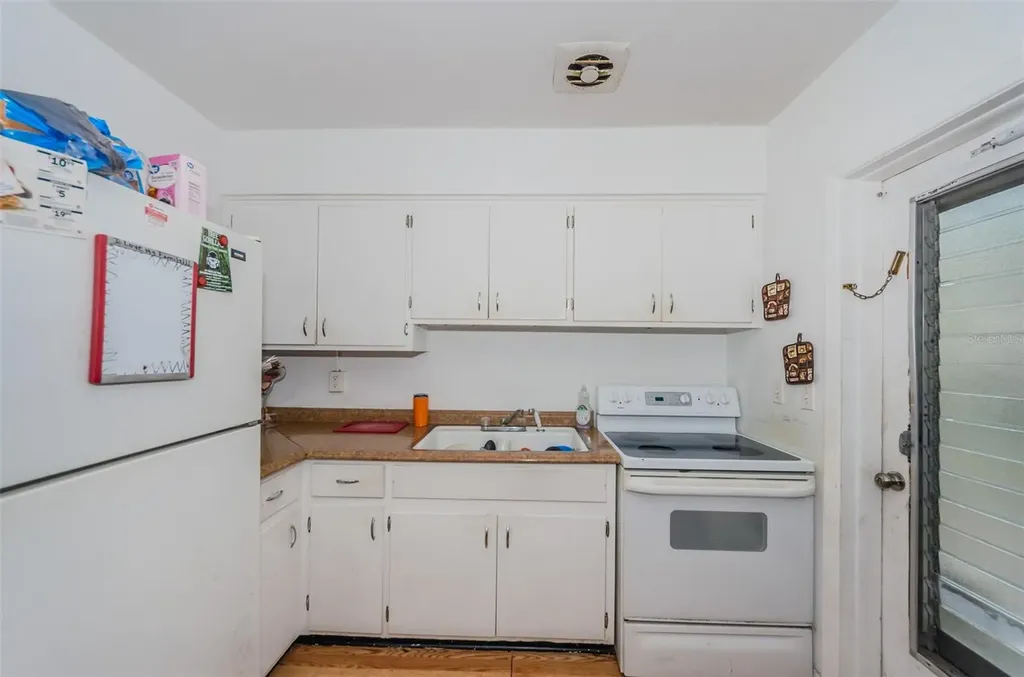1411 Kennywood Drive Largo FL 33770