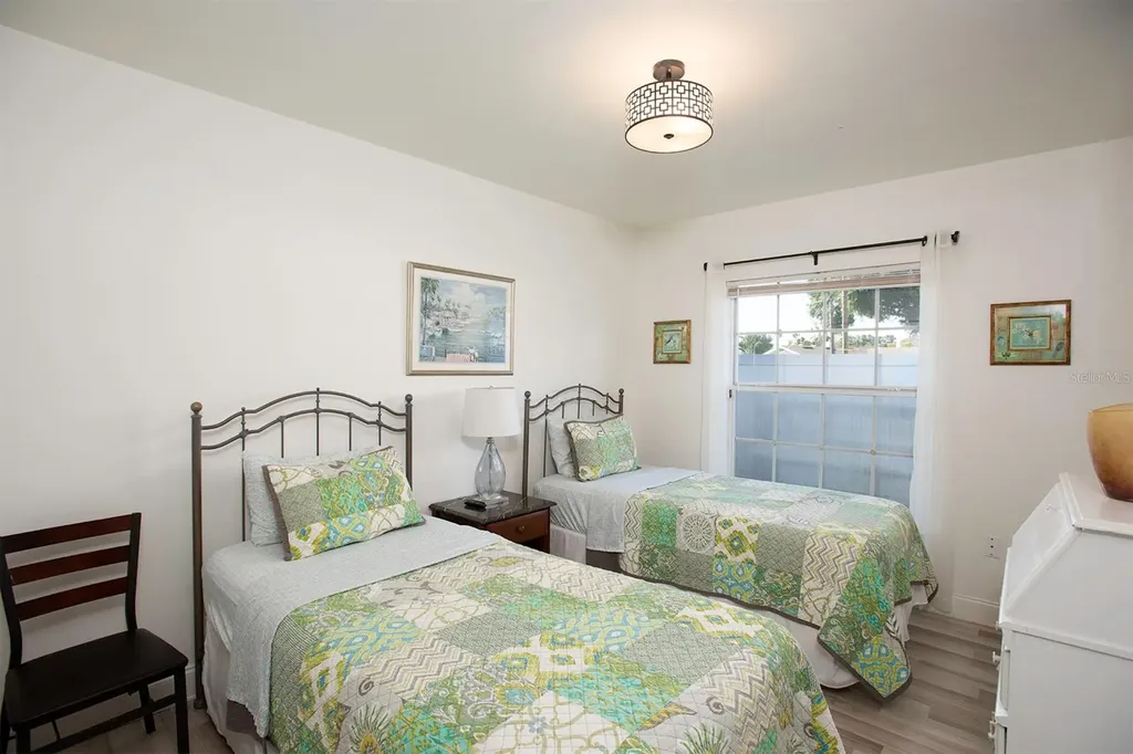 519 51st Street W Bradenton FL 34209
