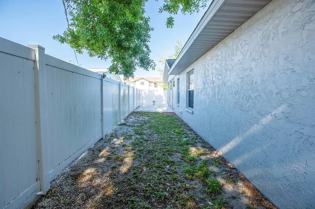 519 51st Street W Bradenton FL 34209
