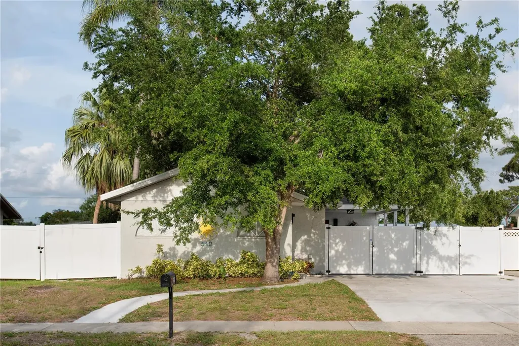 519 51st Street W Bradenton FL 34209