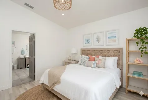 519 51st Street W Bradenton FL 34209