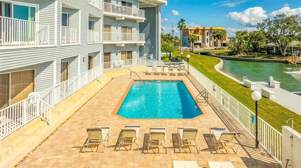610 Island Way Clearwater Beach FL 33767