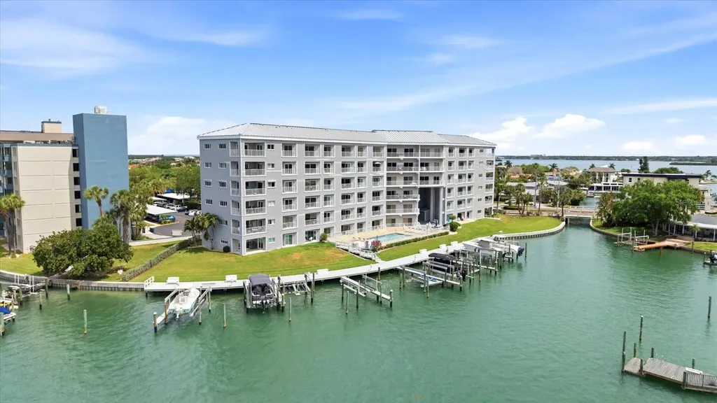 610 Island Way Clearwater Beach FL 33767