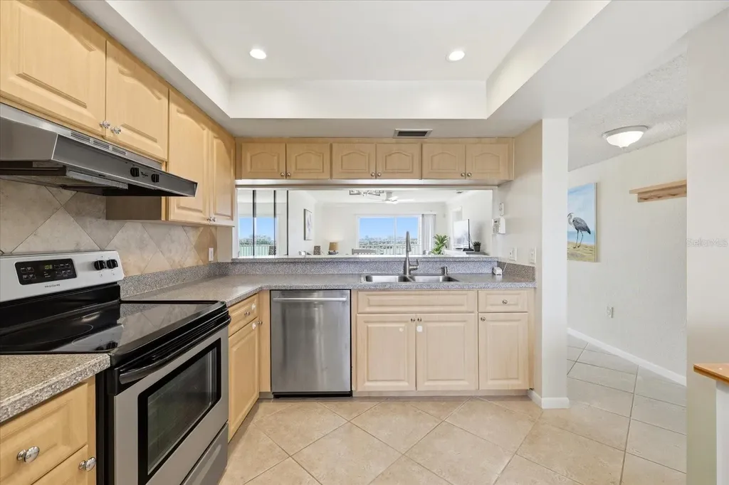 610 Island Way Clearwater Beach FL 33767
