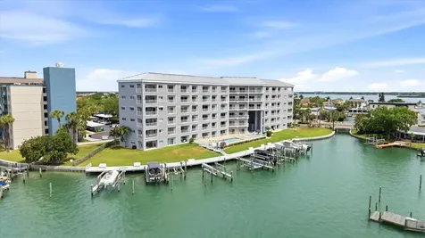 610 Island Way Clearwater Beach FL 33767