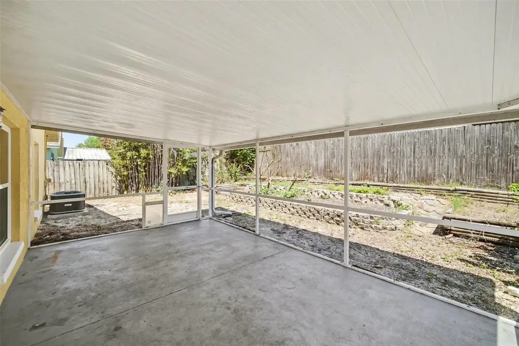 2424 Camden Oaks Place Valrico FL 33594