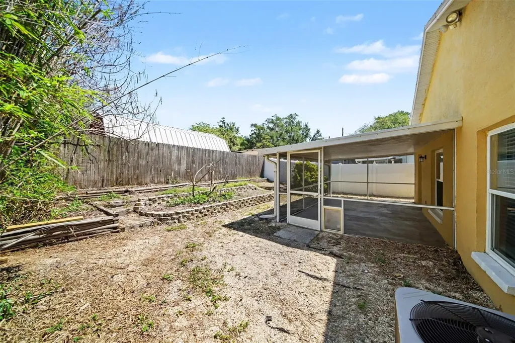 2424 Camden Oaks Place Valrico FL 33594