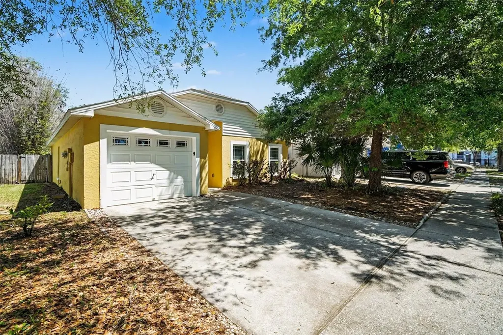 2424 Camden Oaks Place Valrico FL 33594