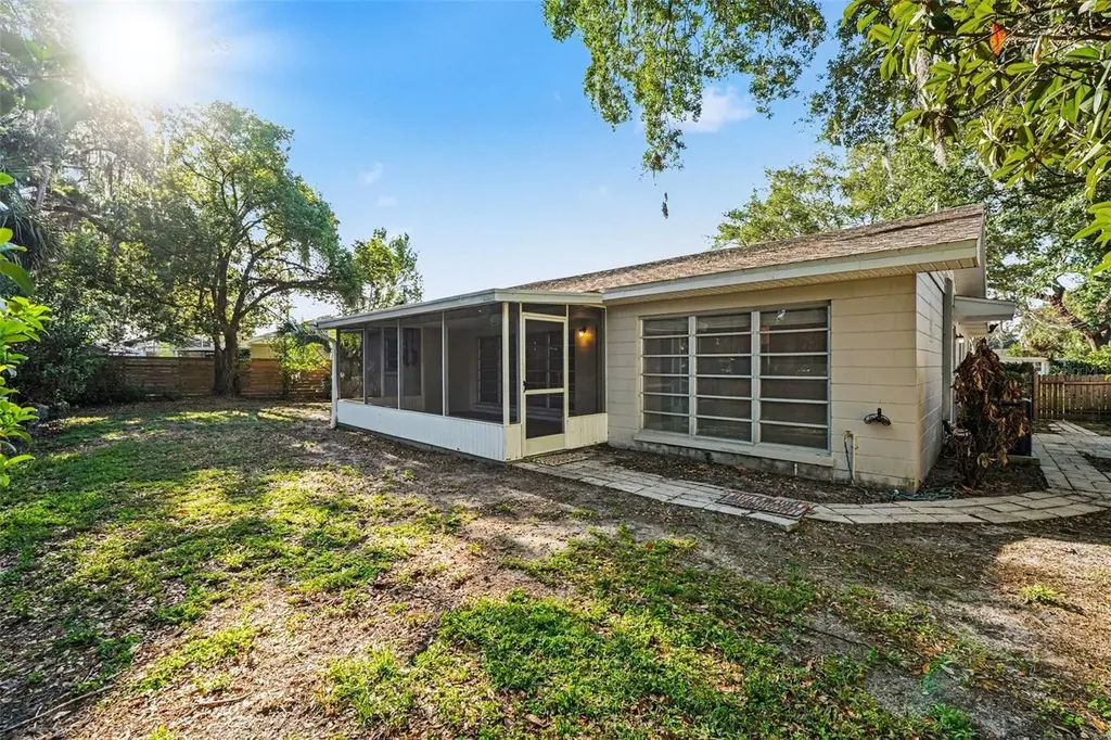 521 W Palmeden Drive Lakeland FL 33803