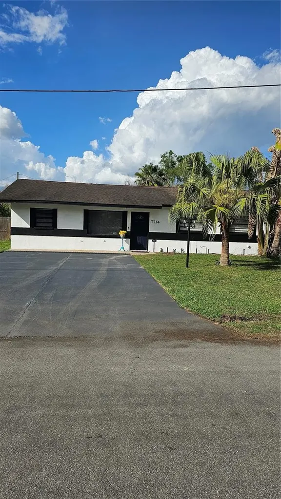 7714 Deleuil Avenue Tampa FL 33610
