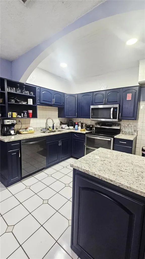 7714 Deleuil Avenue Tampa FL 33610