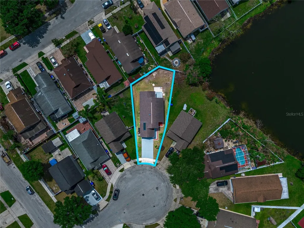 2402 Avalon Court Kissimmee FL 34743