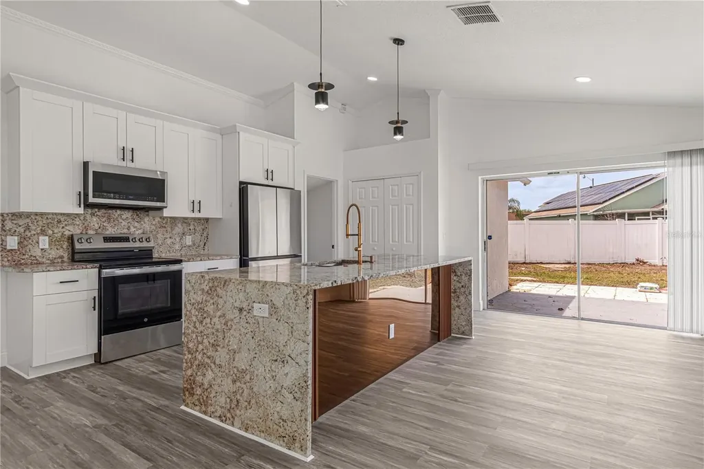 2402 Avalon Court Kissimmee FL 34743