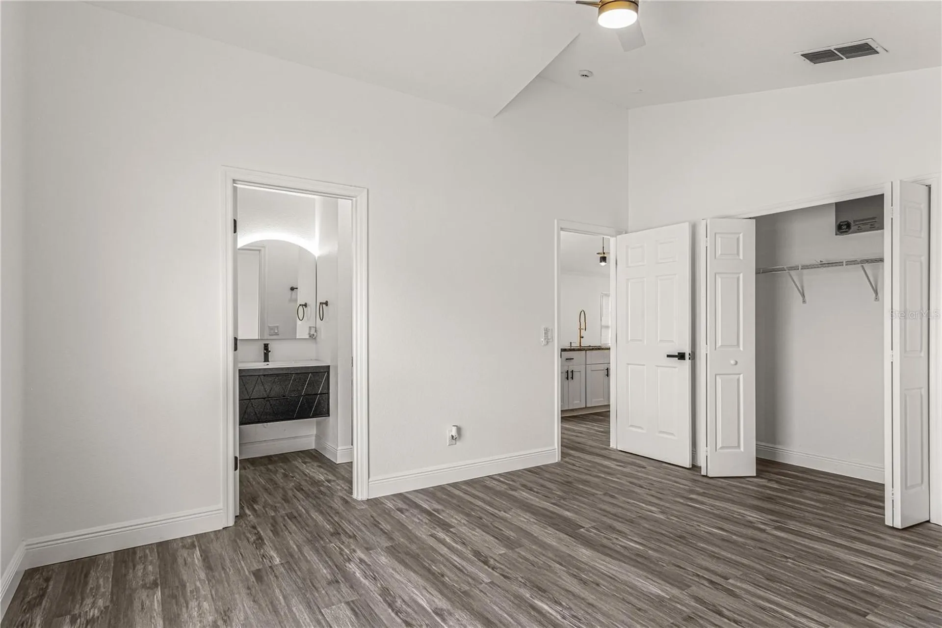 2402 Avalon Court Kissimmee FL 34743