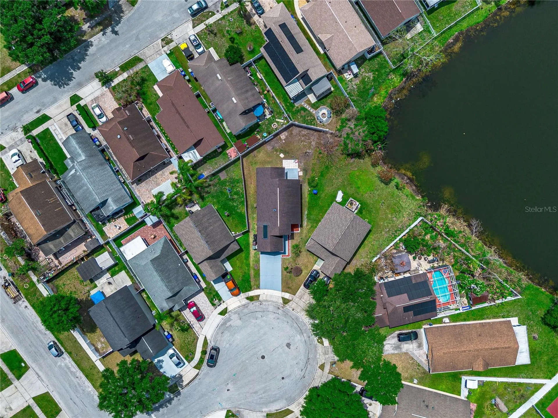 2402 Avalon Court Kissimmee FL 34743