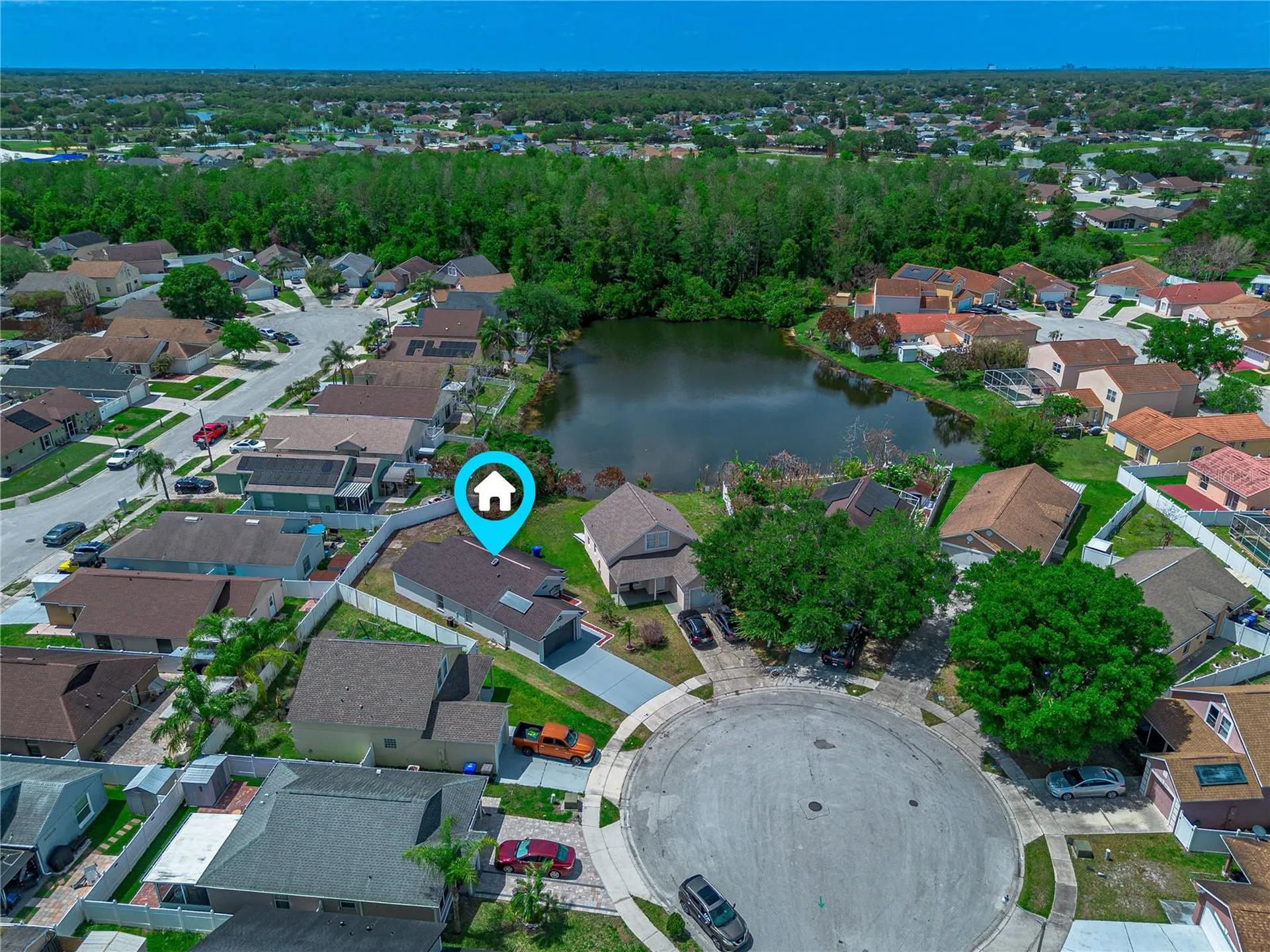 2402 Avalon Court Kissimmee FL 34743