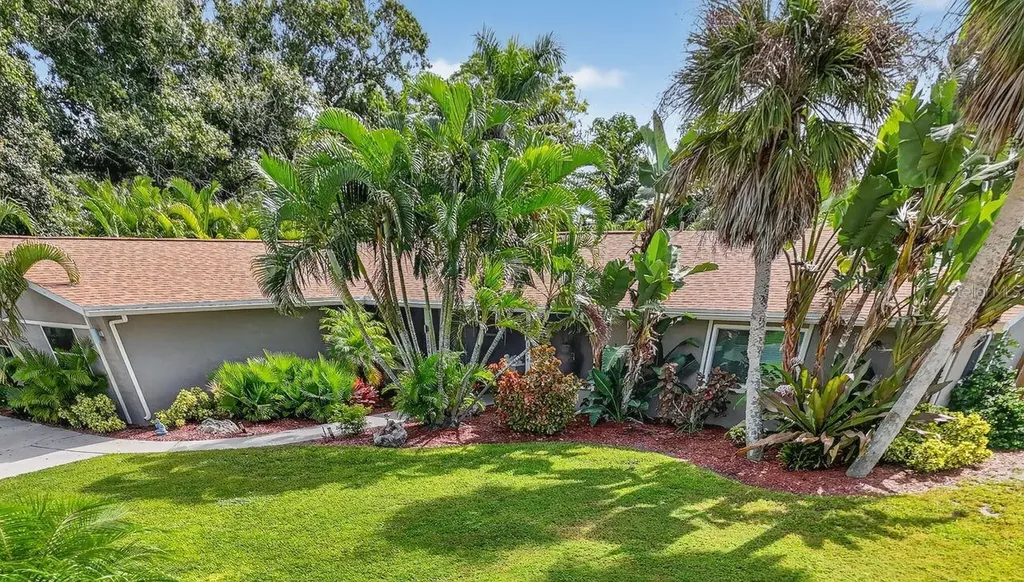 1884 Southpointe Drive Sarasota FL 34231
