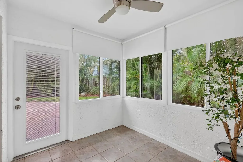 1884 Southpointe Drive Sarasota FL 34231