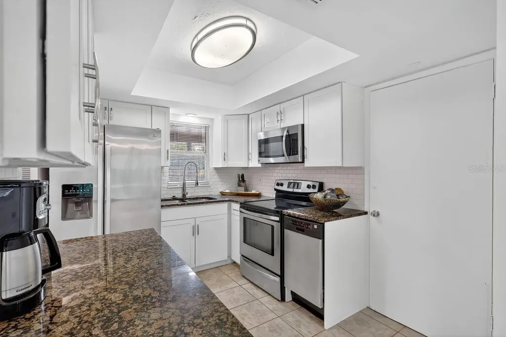1884 Southpointe Drive Sarasota FL 34231