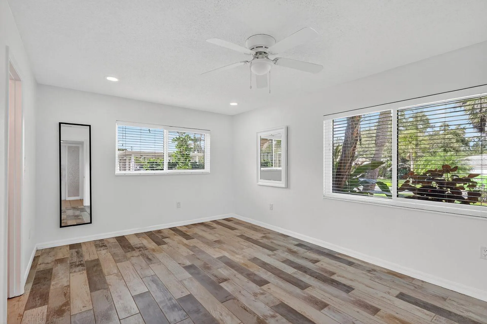 1884 Southpointe Drive Sarasota FL 34231