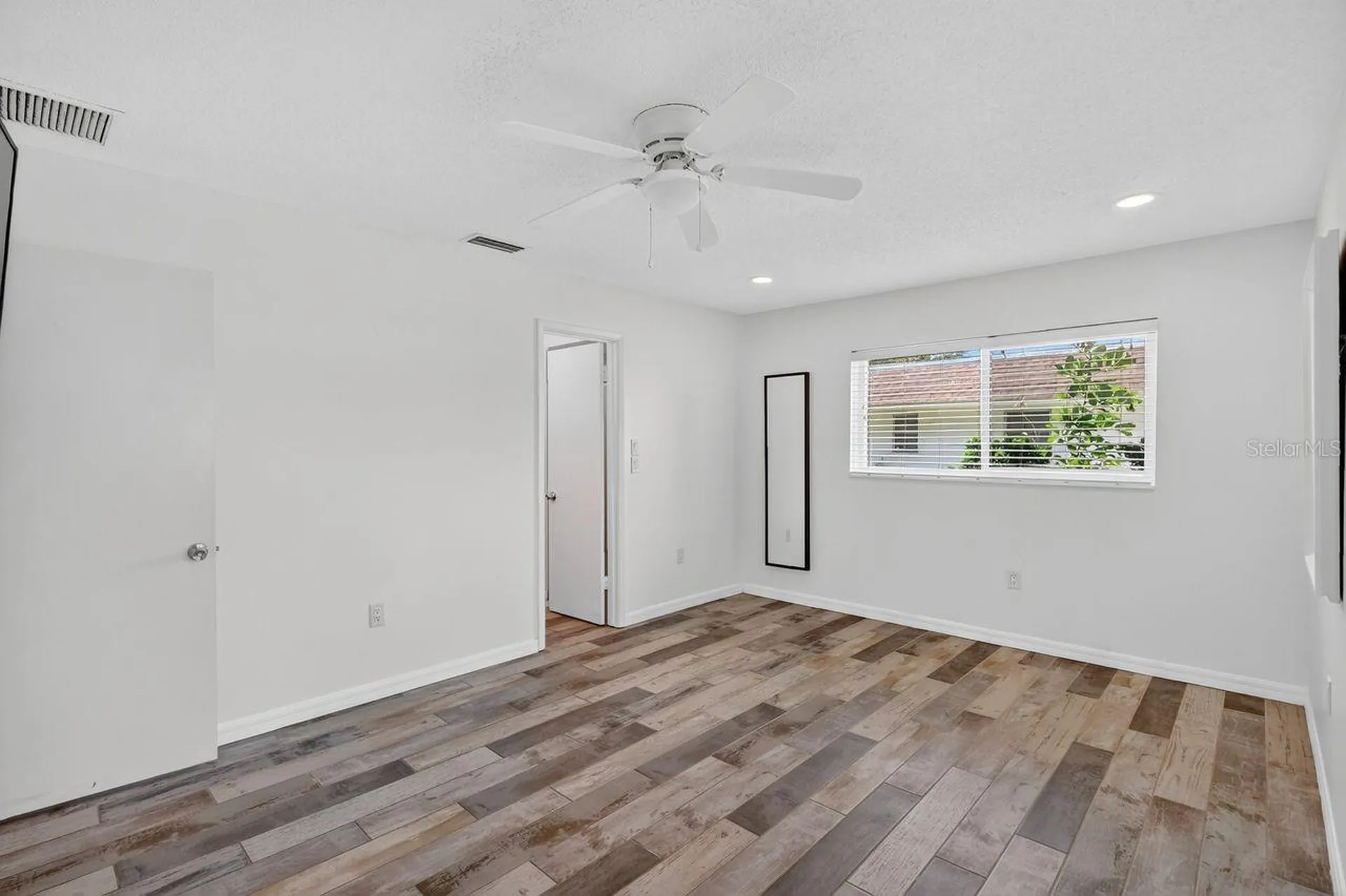 1884 Southpointe Drive Sarasota FL 34231