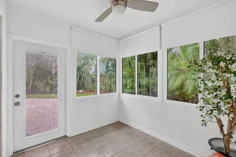 1884 Southpointe Drive Sarasota FL 34231