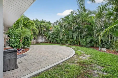 1884 Southpointe Drive Sarasota FL 34231