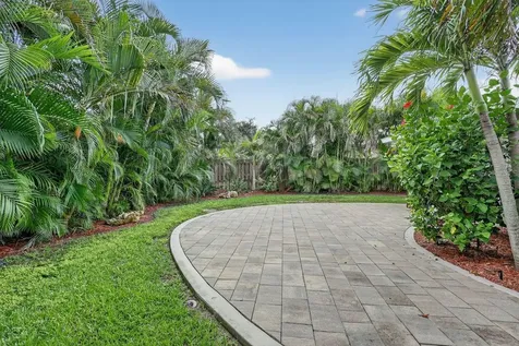 1884 Southpointe Drive Sarasota FL 34231