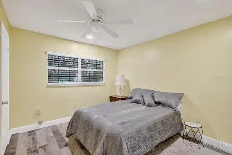 1884 Southpointe Drive Sarasota FL 34231