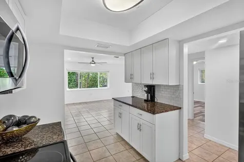 1884 Southpointe Drive Sarasota FL 34231